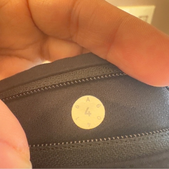 Lululemon Speed Short Fairisle Multi Black / Black Women Size 4 - Picture 8 of 8